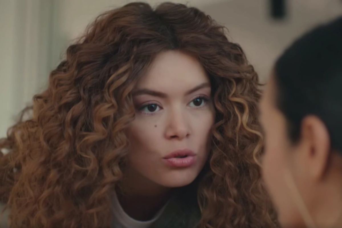 Sirin in una scena di La Forza di una donna