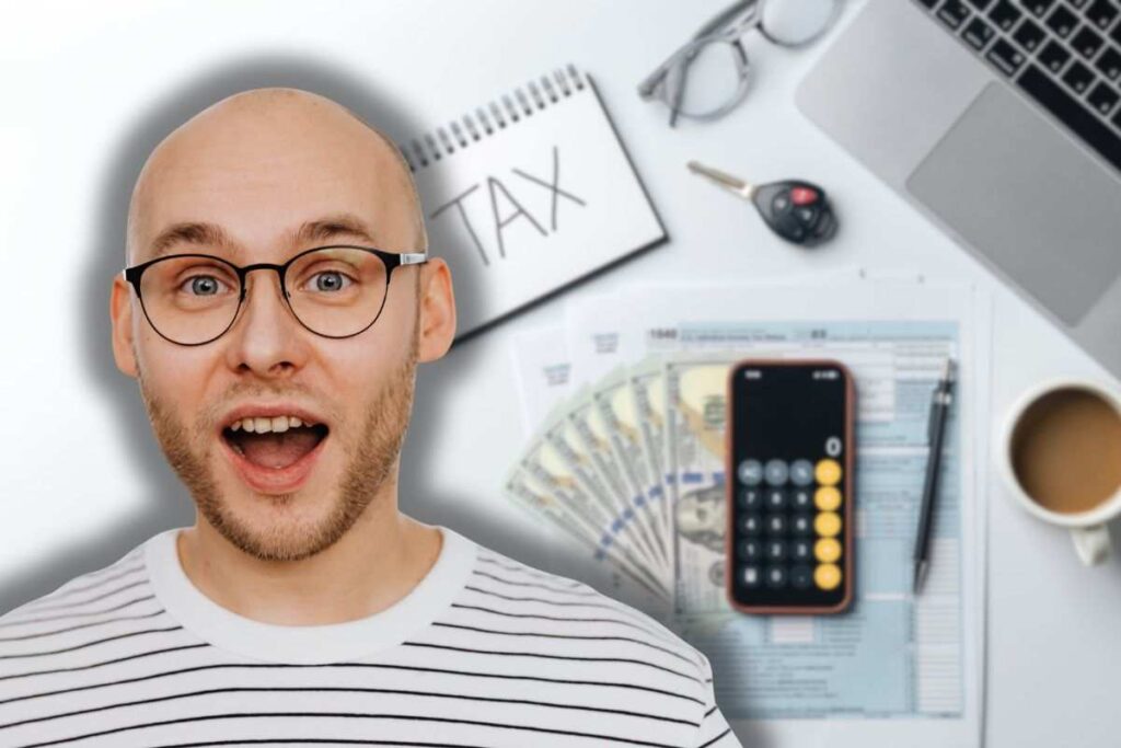 calcolatrice e bollo auto da pagare e uomo a bocca aperta