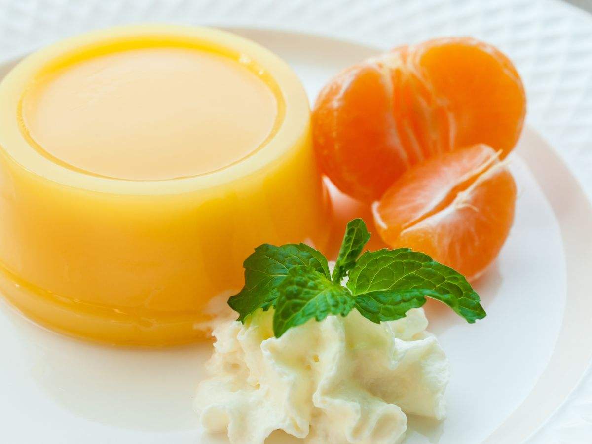 budino con panna e spicchi di mandarino