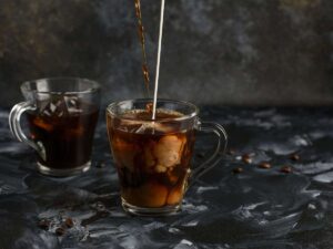 tazzine di caffè con ghiaccio