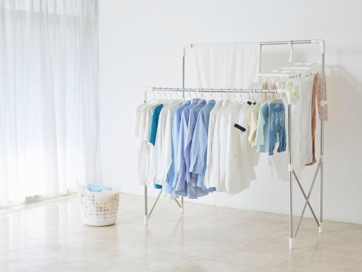 panni stesi sullo stendino